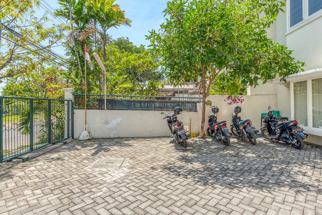Reddoorz Near Untag Surabaya Hotel Exterior foto